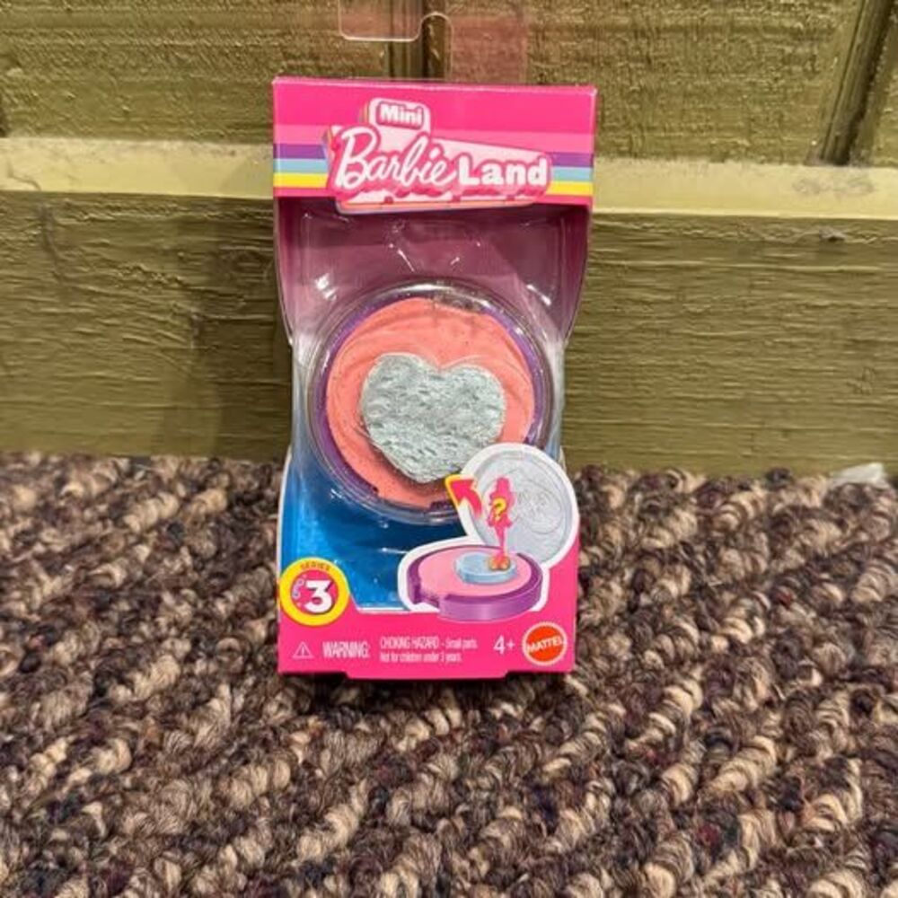 Mattel Mini BarbieLand Series 3 Color Change Doll